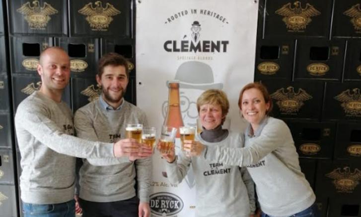 Proosten met Clement bier Proosten met Clement bier